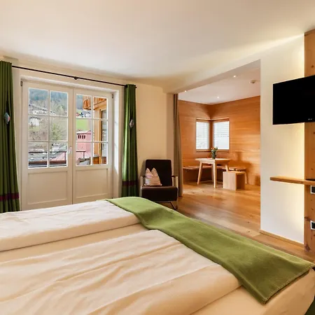 Zur Post Otel