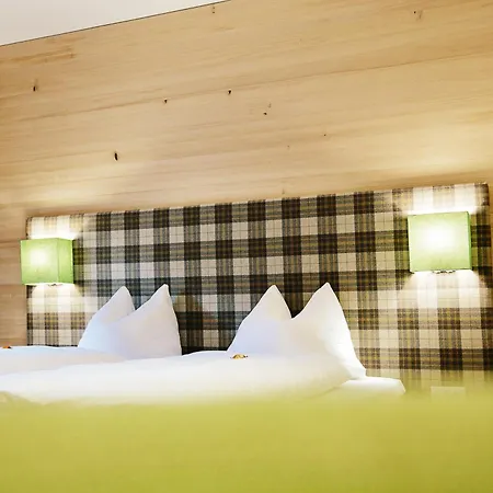 Otel Zur Post Sankt Gilgen